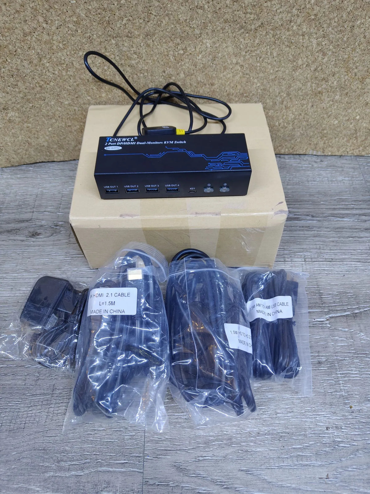 conmutador KVM dual monitor HDMI DisplayPort TCNEWCL
