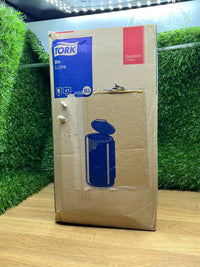 Cubo de basura con tapa Tork