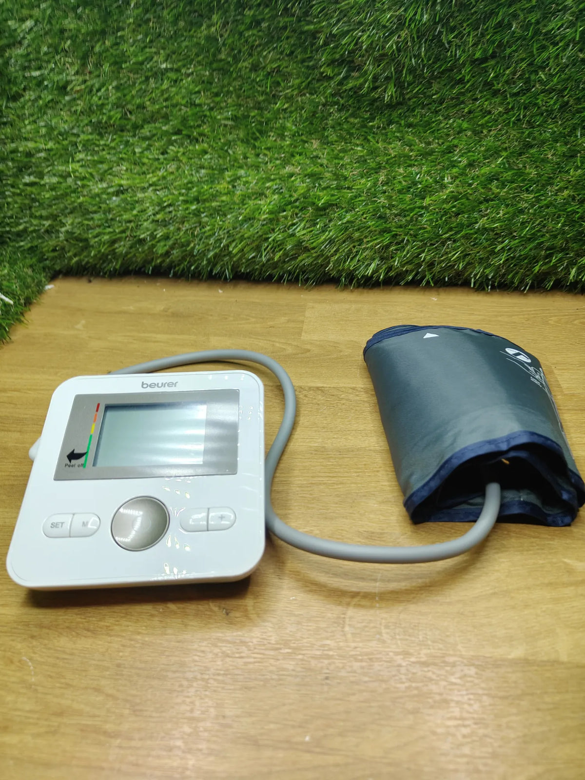 Tensiómetro de brazo con control Beurer