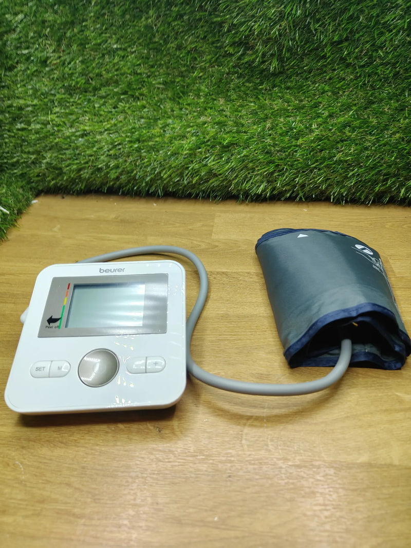 Tensiómetro de brazo con control Beurer