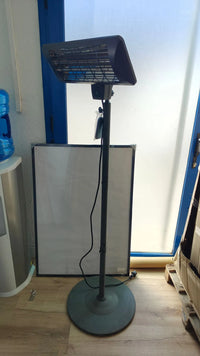 Calefactor halógeno de pie o pared para exterior con 2000 W