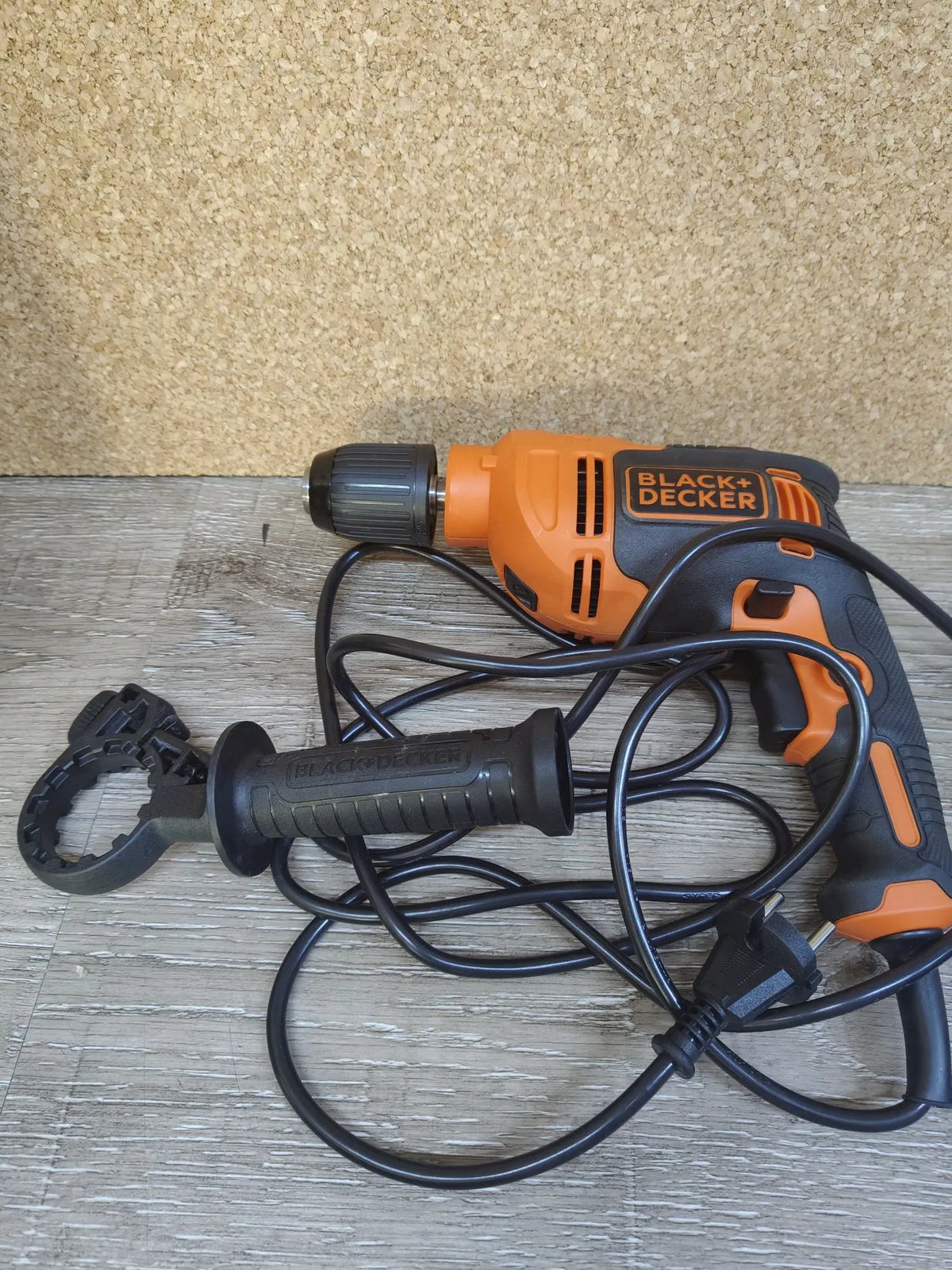 Taladro percutor con cable Black+Decker