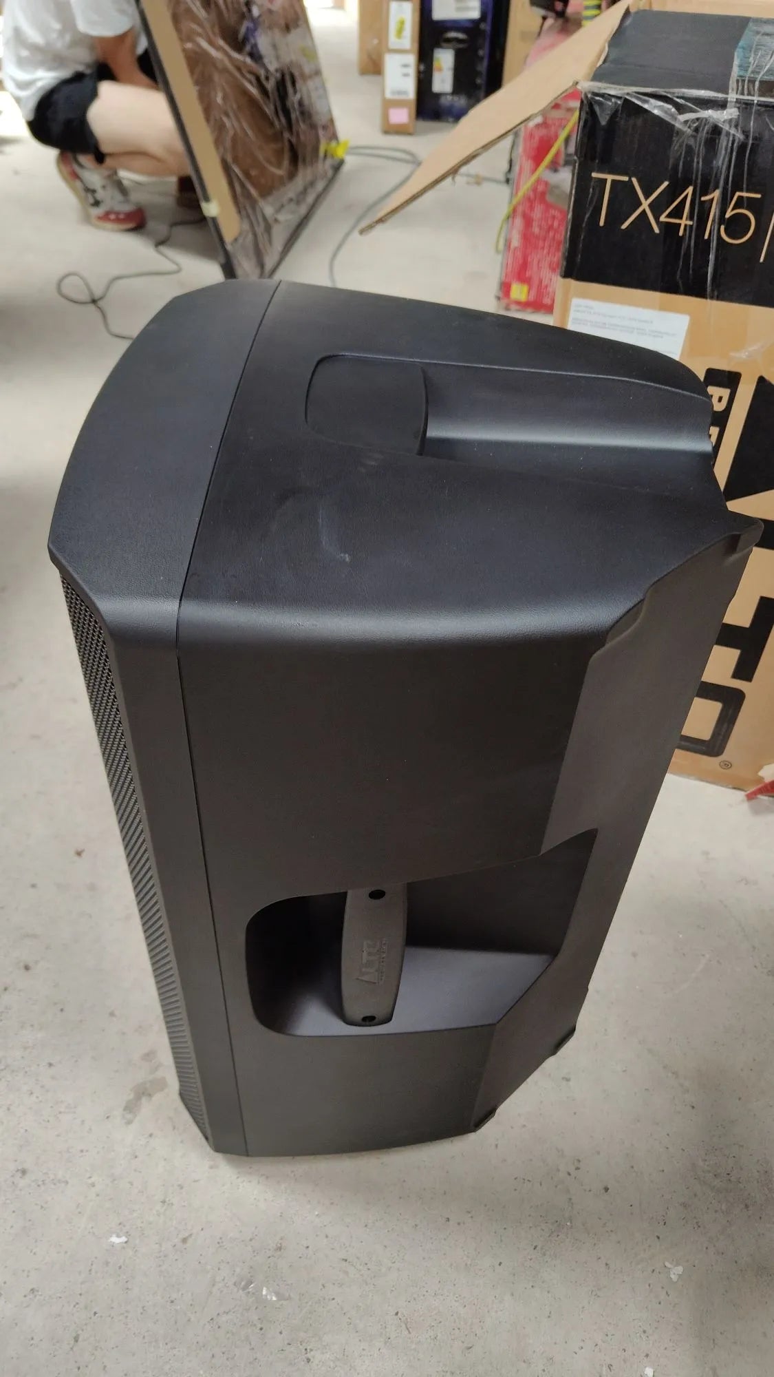 Altavoz Autoamplificado 700W 15 Pulgadas