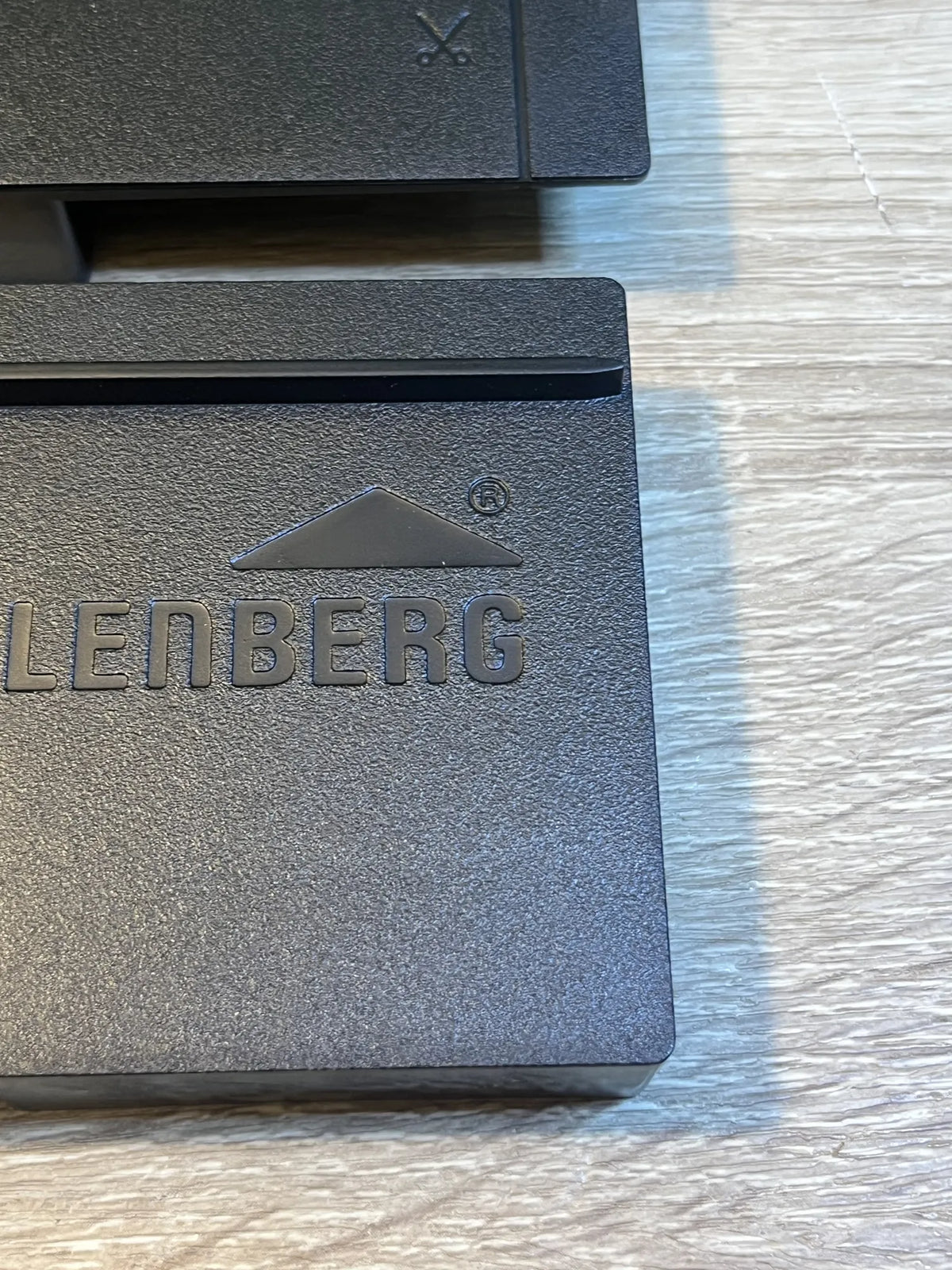 Dispositivos antielevación para persianas Schellenberg