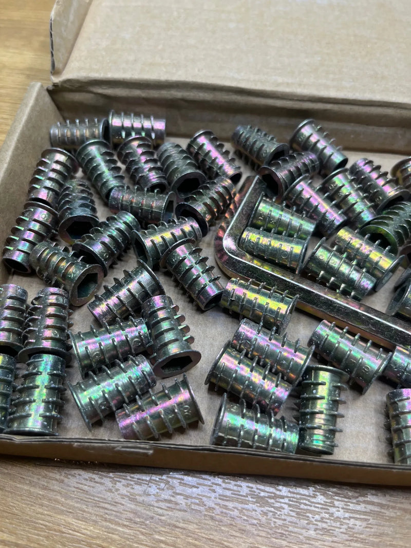 Inserto roscado para tuercas de madera