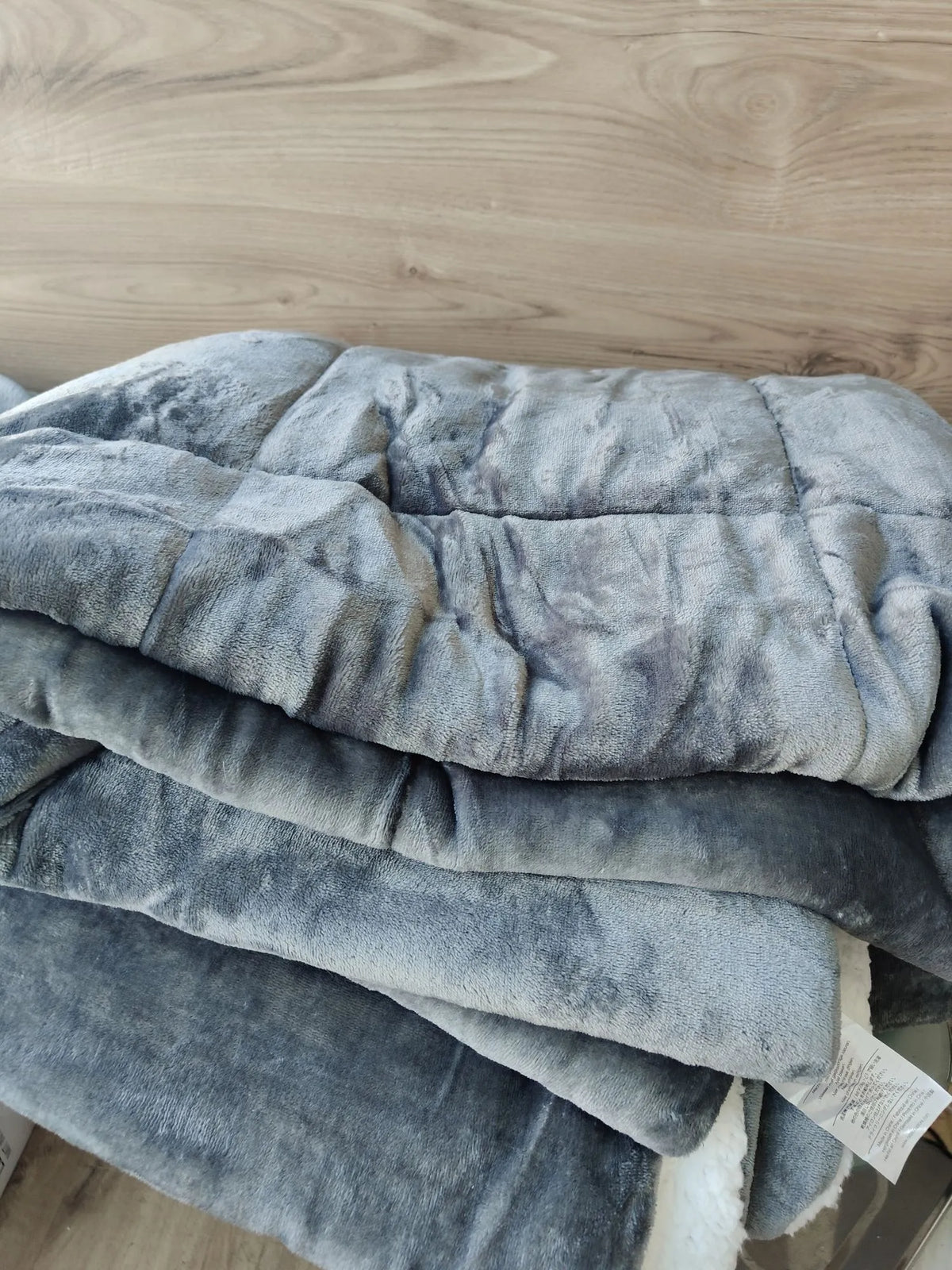 Manta reversible gris oscuro con lana