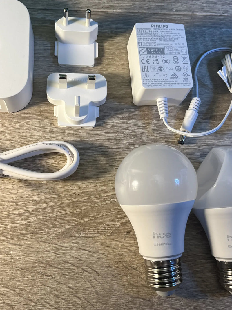 Kit Inicio: Hue Bridge + 4 bombillas led Hue Essentials