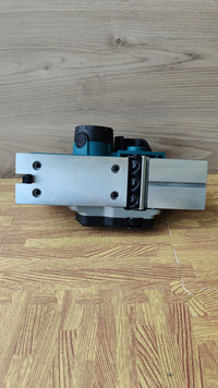Cepillo Eléctrico para Madera con Profundidad 2mm y Ancho 82mm