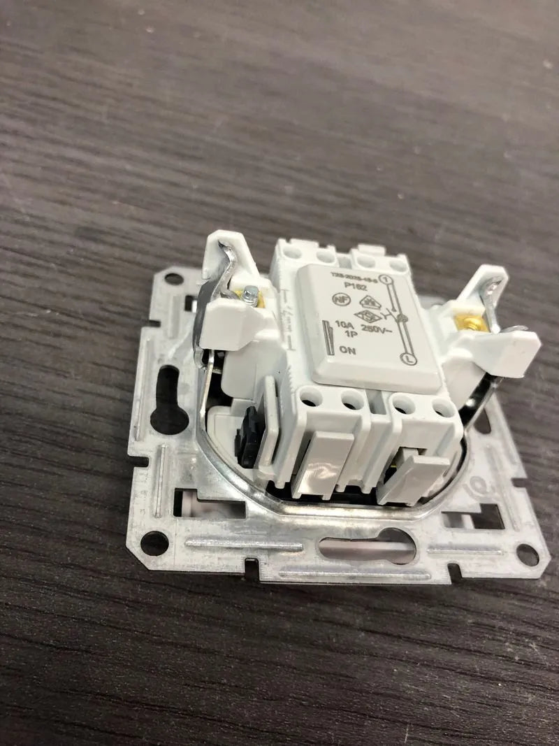 Mando empotrable blanco