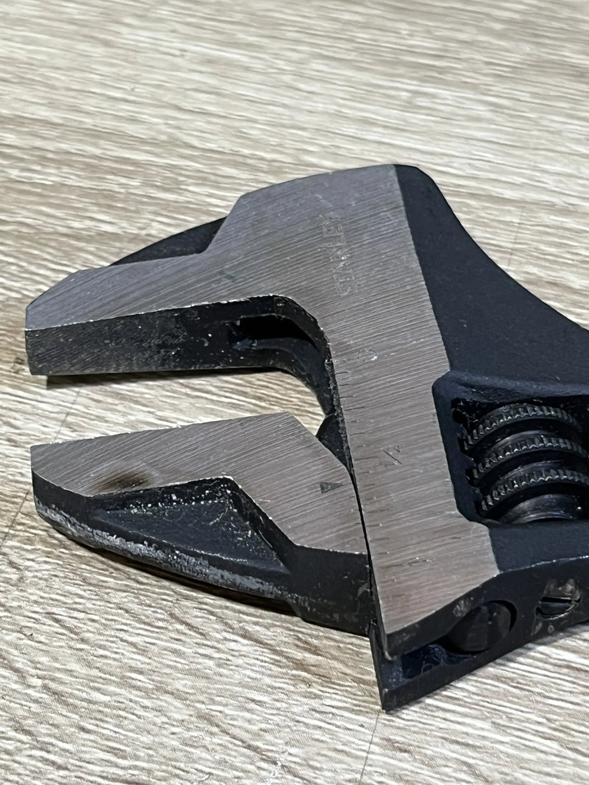 Llave ajustable de 30 x 200 mm Stanley