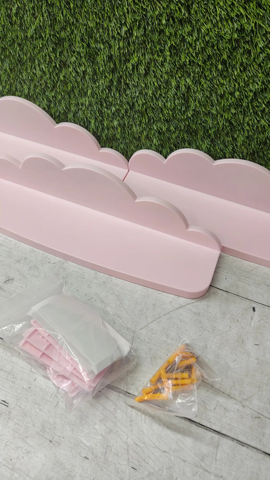 Estantería en forma de nube para habitación infantil
