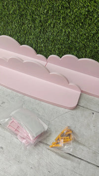 Estantería en forma de nube para habitación infantil