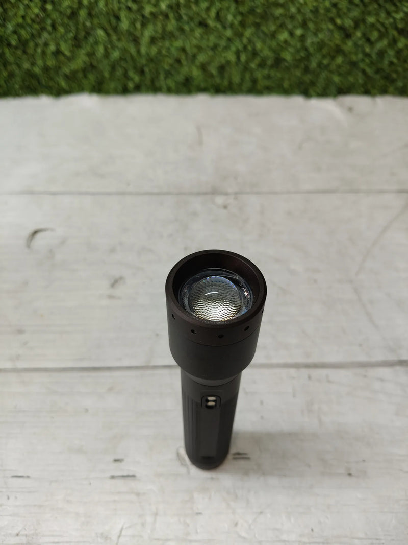 Linterna LED Recargable - LEDLENSER P7R CORE