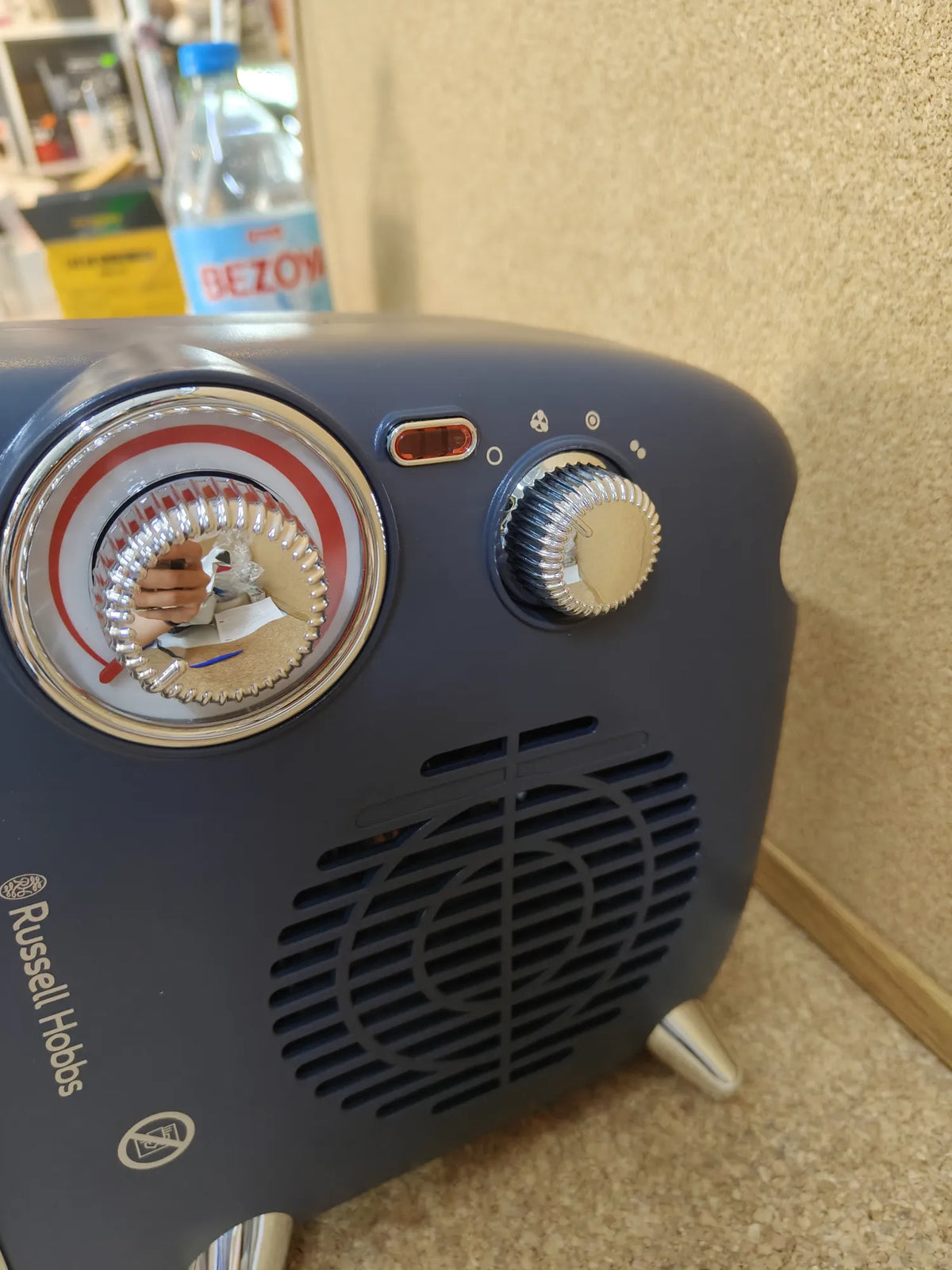Calefactor Eléctrico de 1800 W Russell Hobbs
