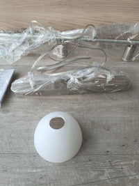 Luz colgante, de 3 x E14-40W, ajustable en altura