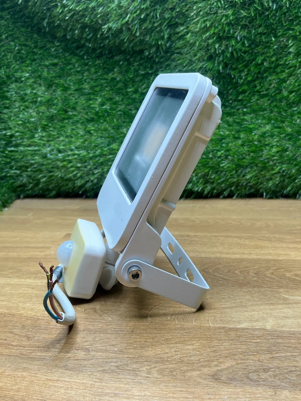 Foco con Sensor con 30W ENDURA