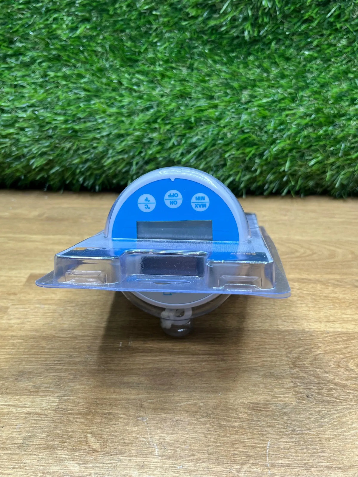 Termómetro digital para piscina con energía solar TFA