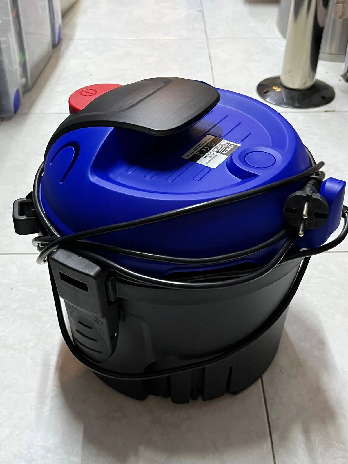 Aspirador Industrial Sólidos 10L 700W PECOL