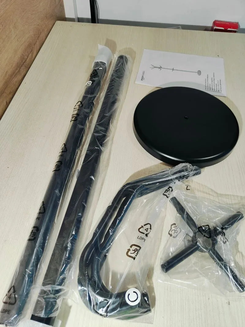 Perchero de pie para sombreros - Amazon Basics