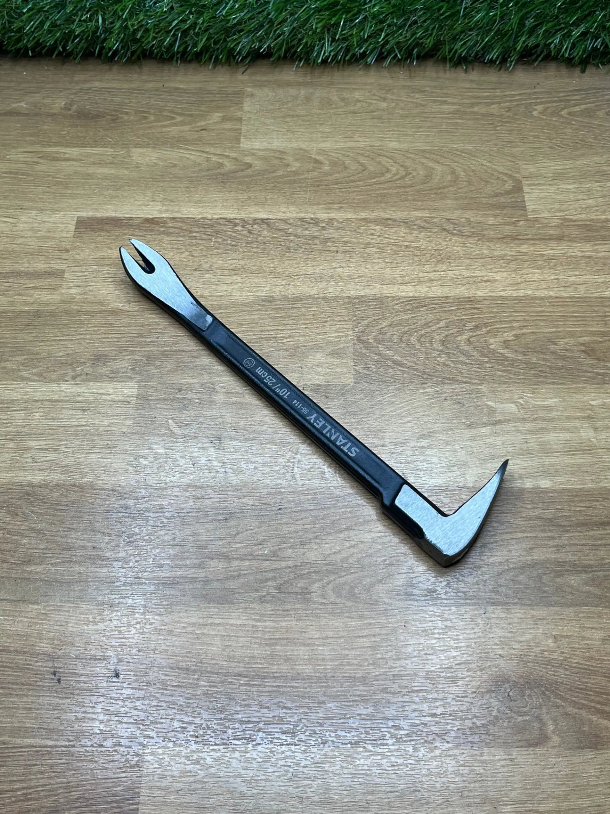 Barra sacaclavo pequeña 25cm STANLEY