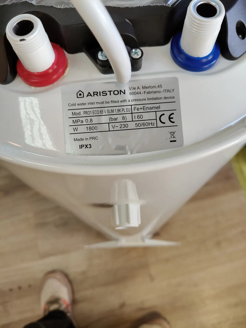 Calentador de agua eléctrico 65 litros Ariston