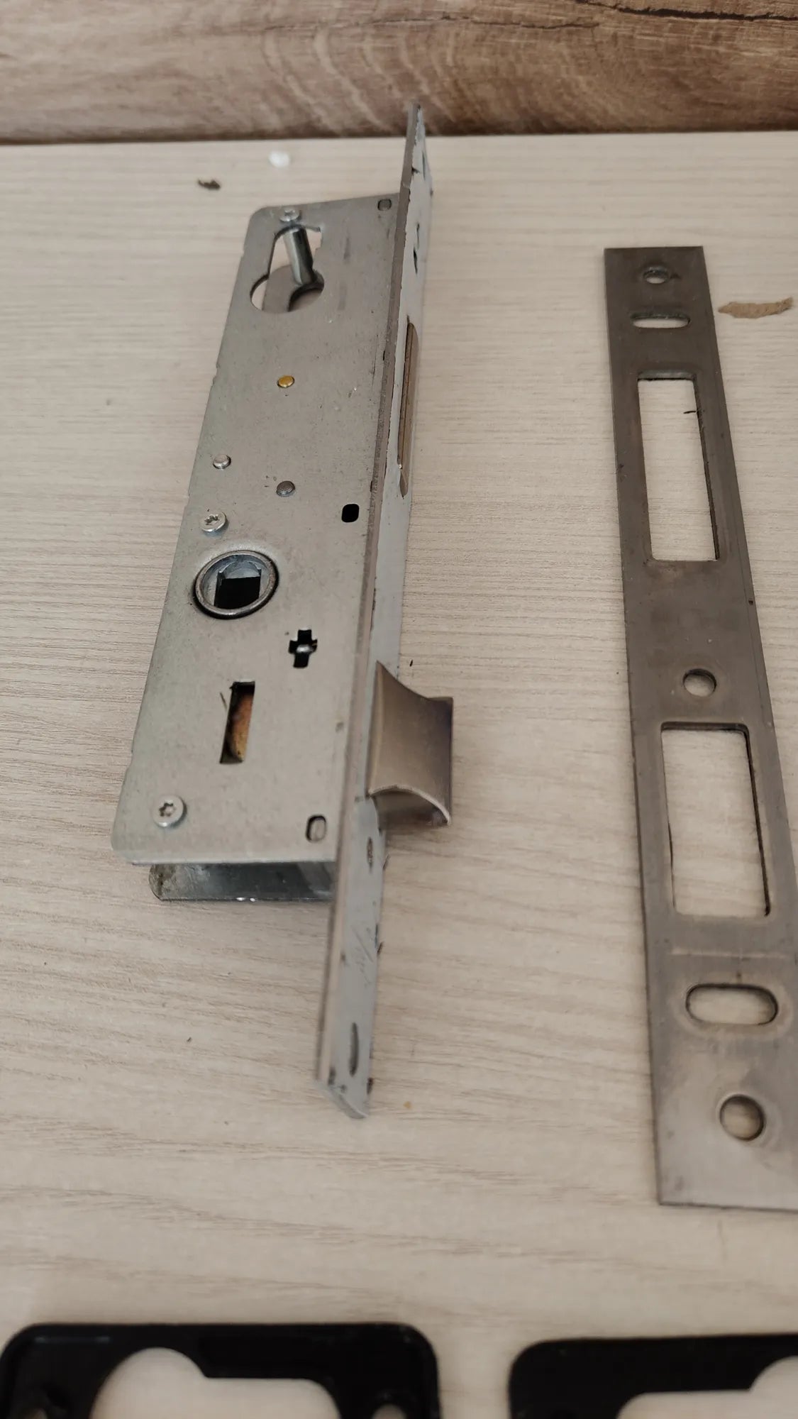 CERRADURA TESA 2210-38 AI SIN CILINDRO