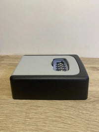 Caja de almacenamiento para llaves Amazon Basics