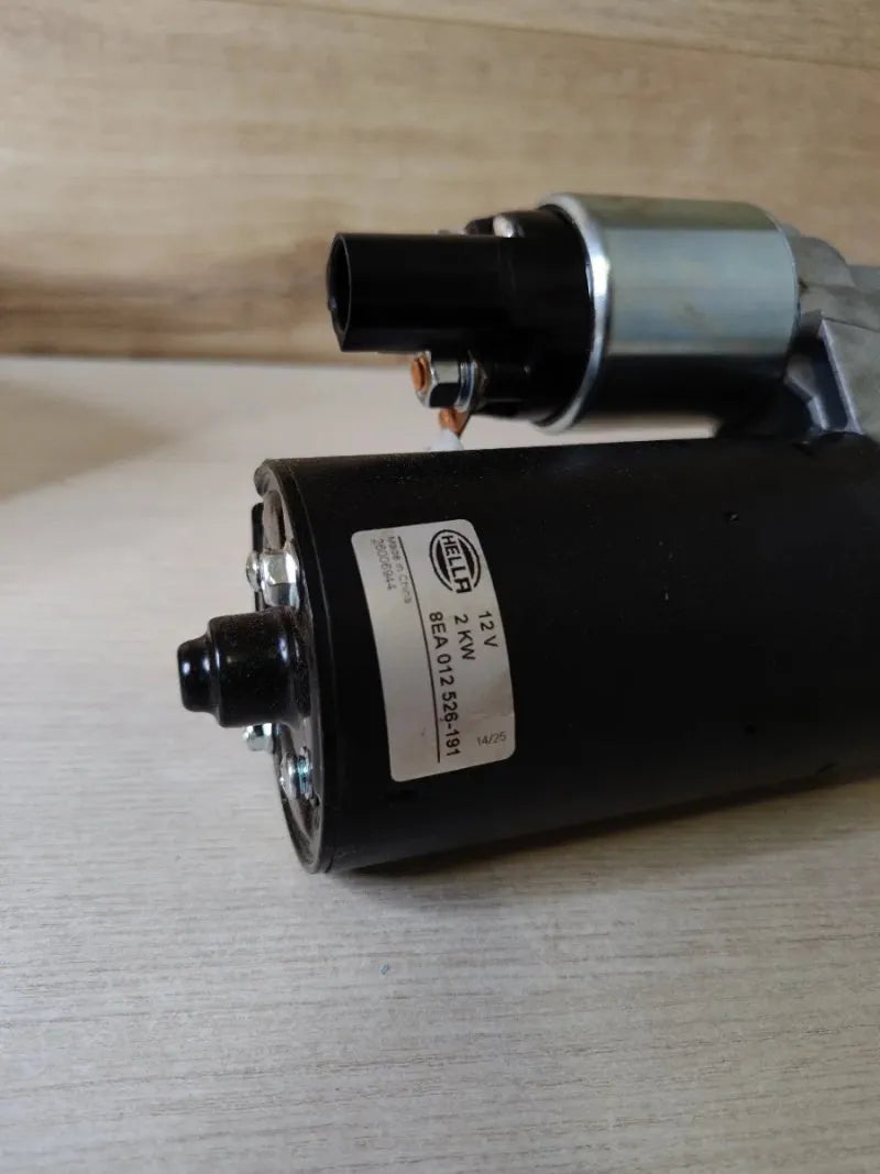 Motor de arranque 12V 2kw - HELLA