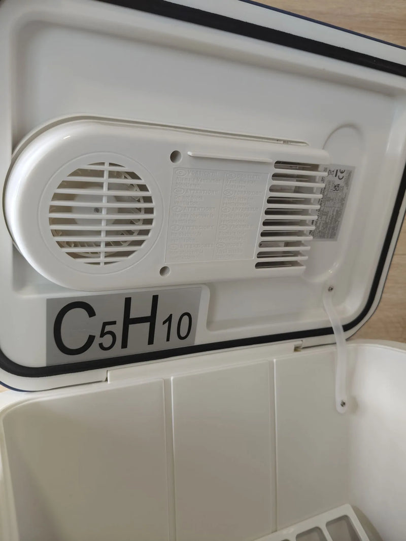 Nevera con Función de Refrigeración y Calentamiento, 12 V CC/230 V - AMAZON BASICS