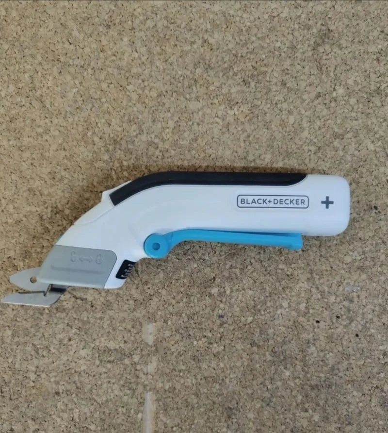 Tijeras 3,6v, Gatillo extralargo, Black and decker