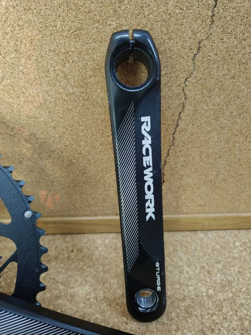 Juego de bielas para bicicleta de carretera