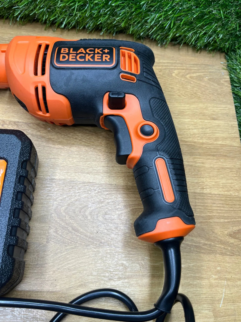 Taladro percutor con cable 710W BLACK+DECKER