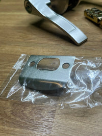 Juego de manillas con picaporte para puerta de madera mod. 710 Amig