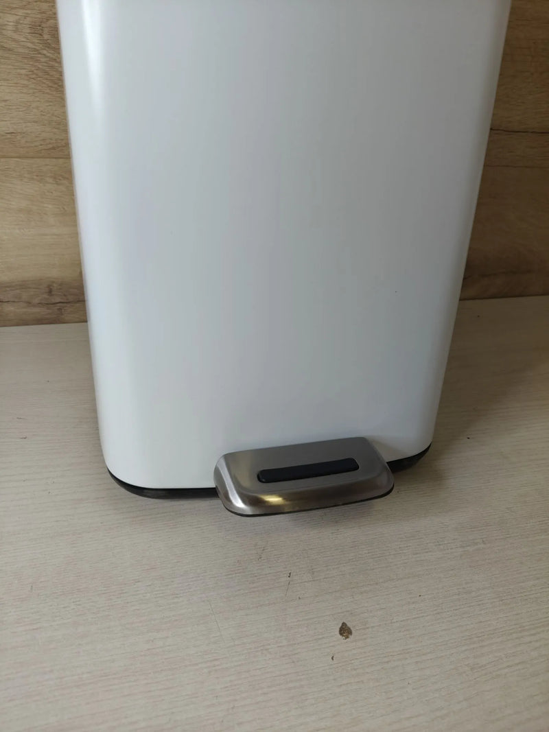 Cubo de Basura con Pedal 30 Litros - AMIG