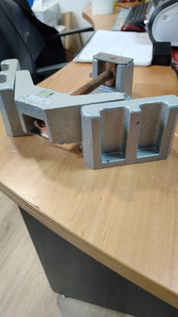 Abrazadera angular, 90 grados