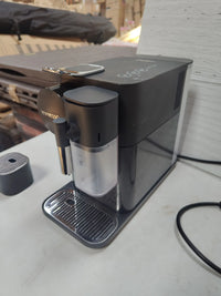 Máquina de café de cápsulas - Nespresso