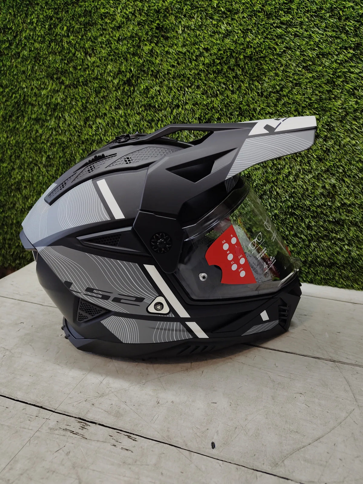 Casco de moto tipo Cross talla L - Ls2