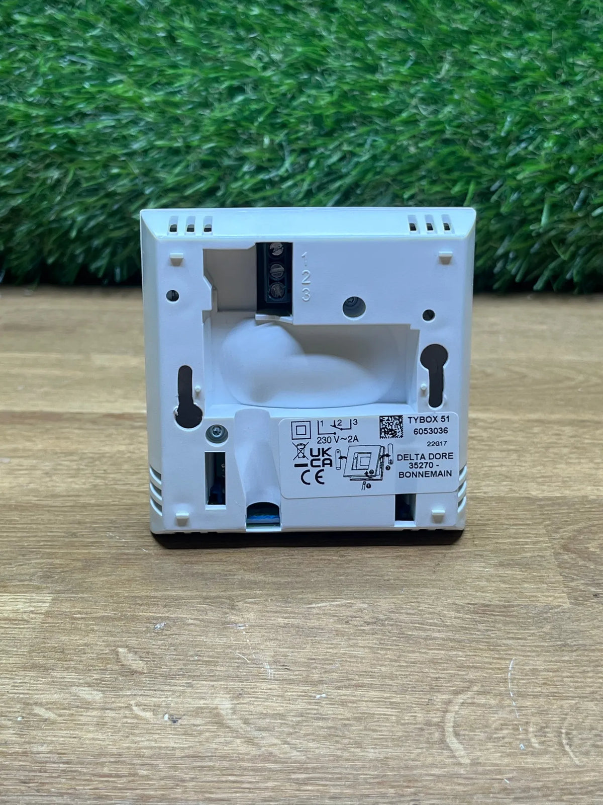 Termostato ambiente para bomba de calor Delta Dore Tybox 51