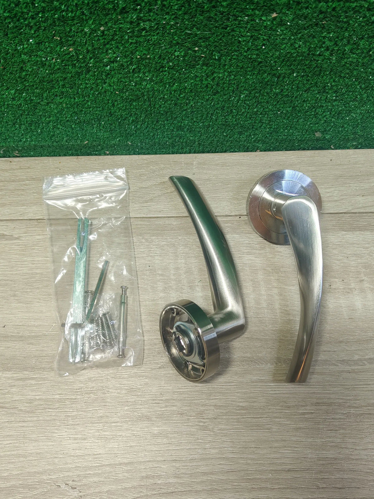 Manetas para puertas de interior Emuca