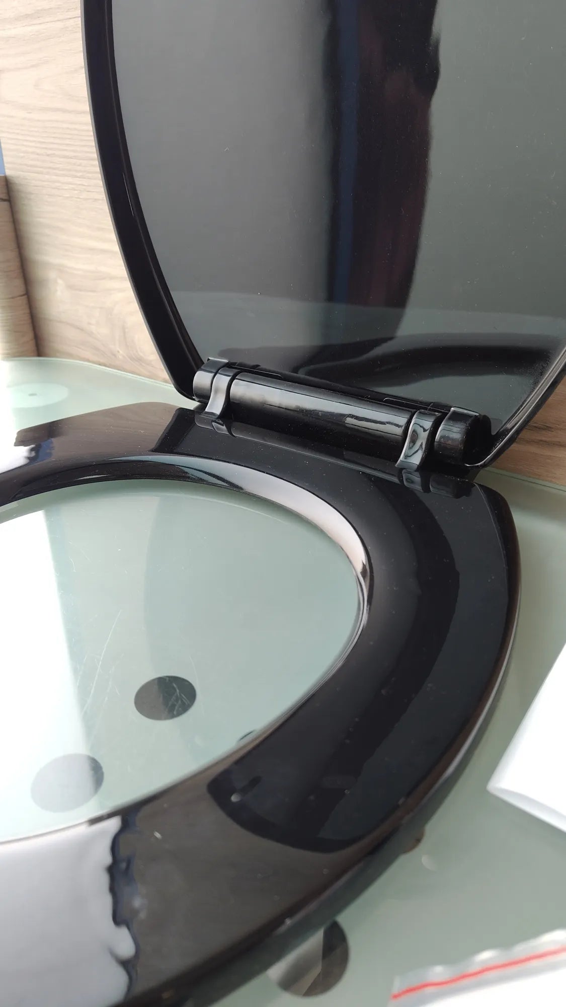 Asiento de inodoro Ram Black Soft Close con bisagras ajustables