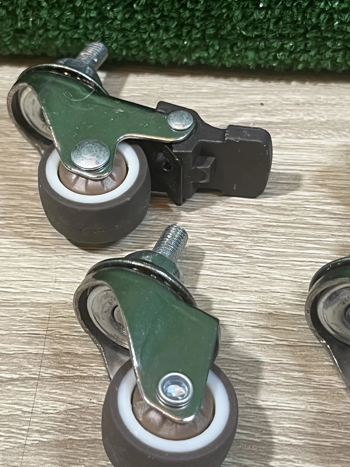 Ruedas giratorias para muebles