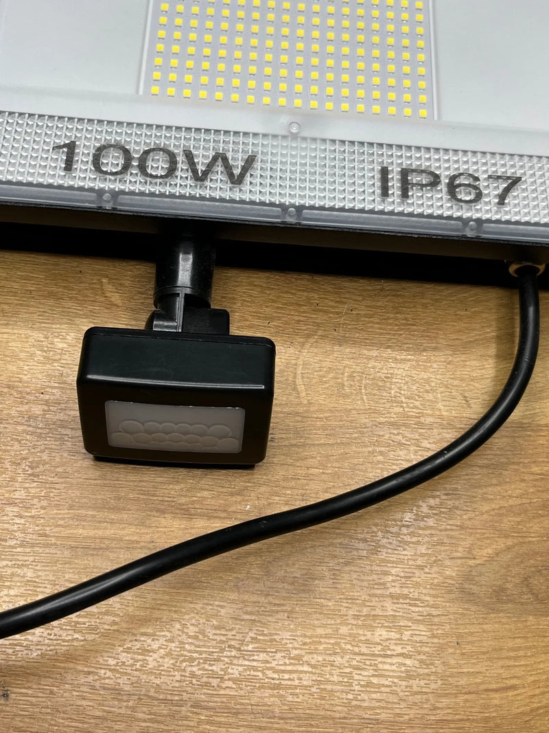 Foco LED con Sensor de Movimiento 100W