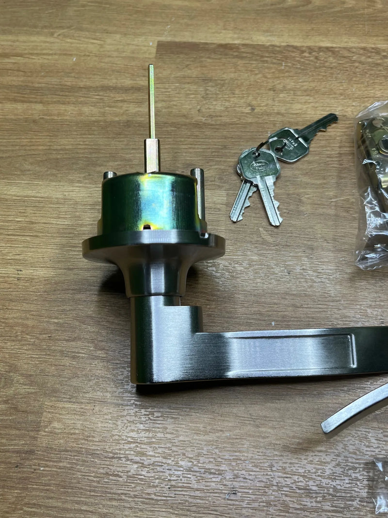 Juego de manillas con picaporte para puerta de madera Amig