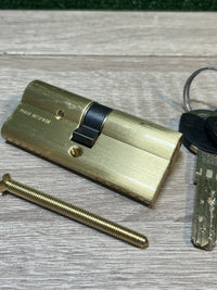 Bombillo Seg Boton Laton T60 Tesa