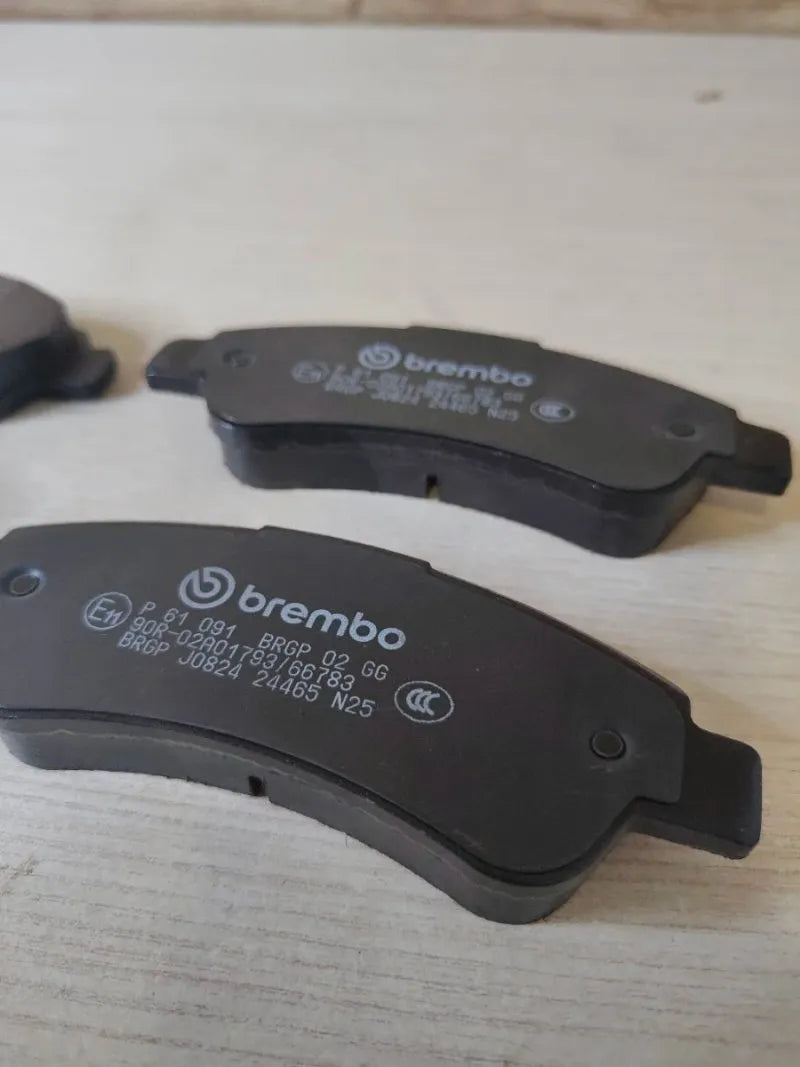 Pastillas de freno P 61 091 - BREMBO