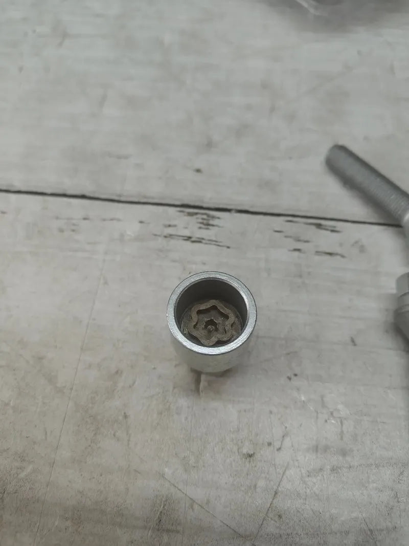 Tornillos antirrobo para ruedas - Mcgard