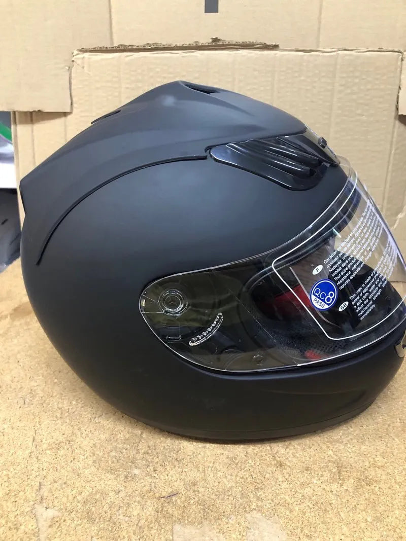 Casco de moto negro integral