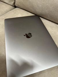 MacBook Air (13", 2018)