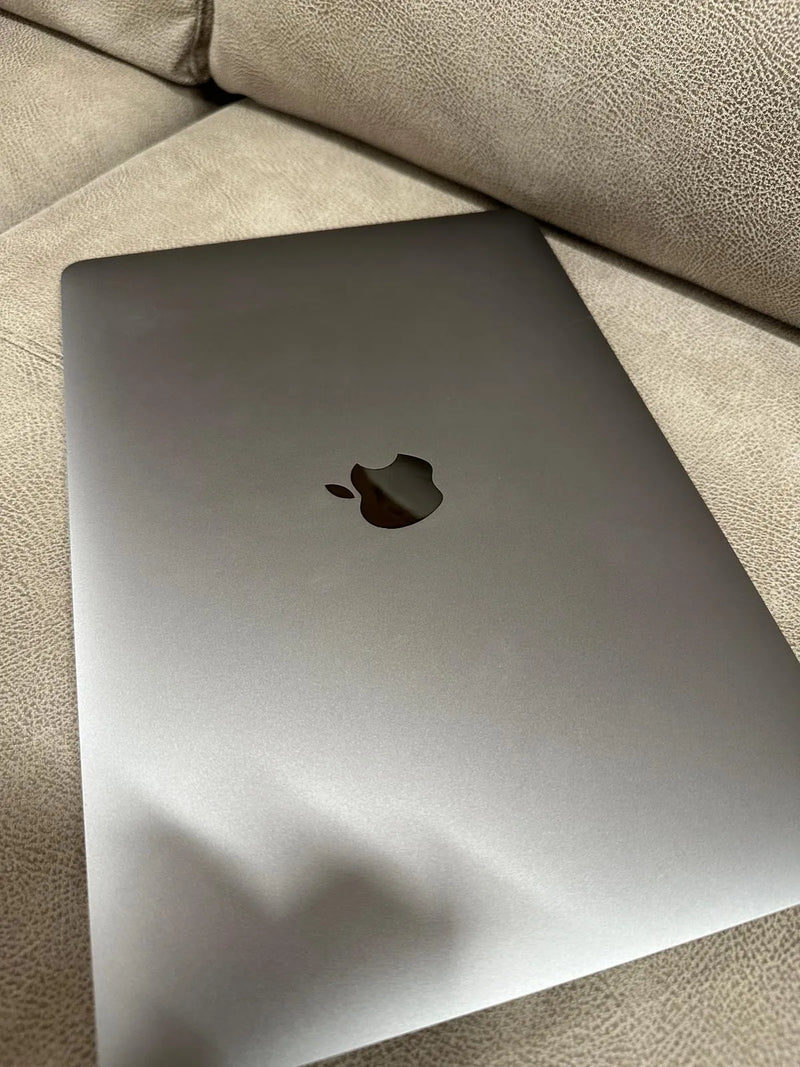 MacBook Air (13", 2018)