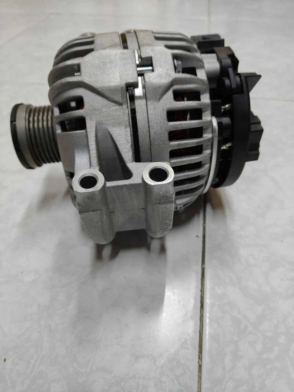 Alternador - 14V - 150A HELLA